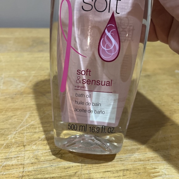 Avon Skin So Soft SSS Soft And Sensual Bath Oil 16.9 Oz - Picture 2 of 3